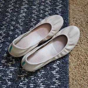 *SOLD* Cream Tieks in great condition
